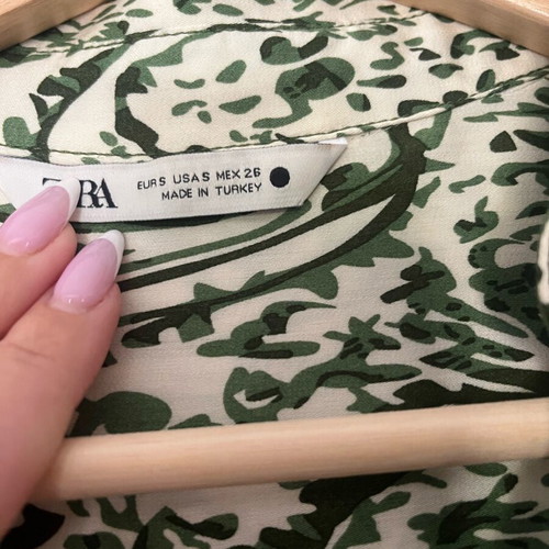Zara women's shirt new, size S, beige and green