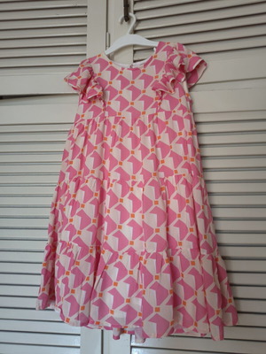 Girls' dress size 8 years like new, colorful fabric