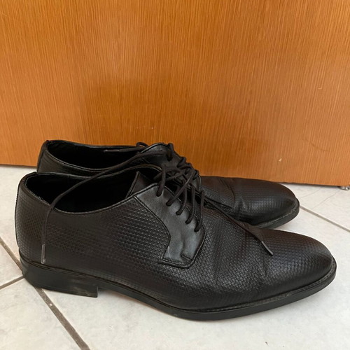 Men's black lace-up shoes, size 43, leather look