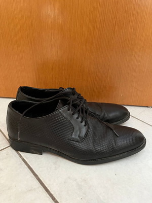 Men's black lace-up shoes, size 43, leather look
