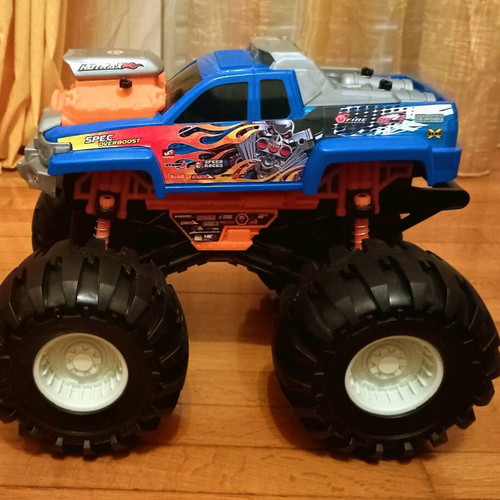 Dickie Toys Freewheel Lekebil 38.5cm toy car like new with large wheels and suspension