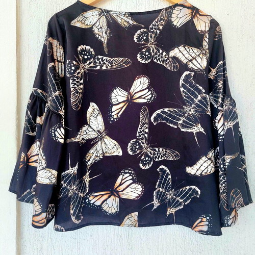 Lumina satin top medium, like new, black and white