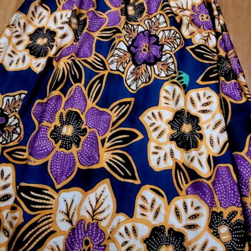 Satin dress with floral motifs one size, like new