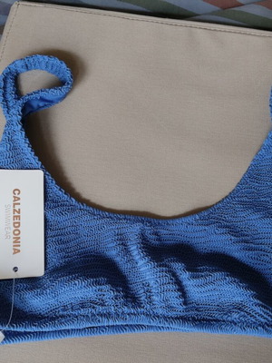 Calzedonia swim top new, size medium, blue