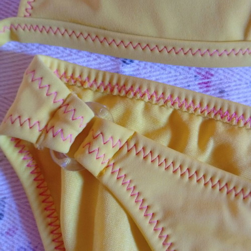 Bikini size M 38 10 yellow new with removable padding