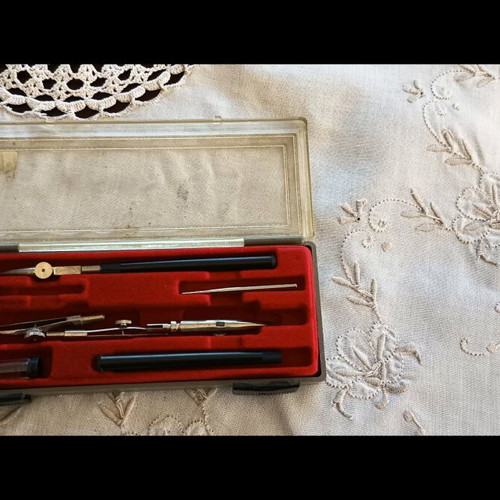 Artistic rapidograph set used with case