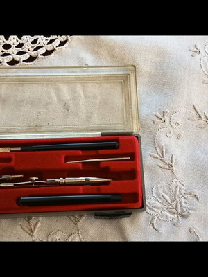 Artistic rapidograph set used with case