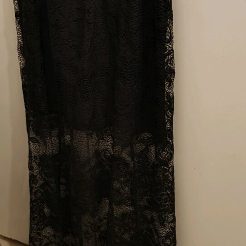 Long lace skirt like new, black