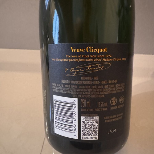Veuve Clicquot Brut Champagne new