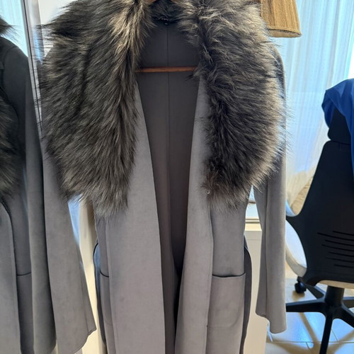 Forel gray coat with detachable synthetic fur, like new, size M