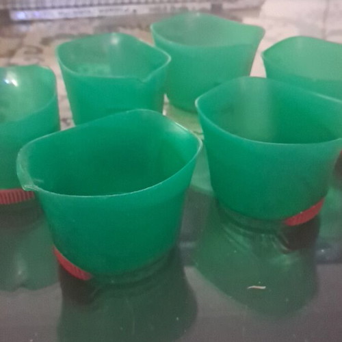 Special Drinking Cups like new, set of 6 for swallowing difficulties