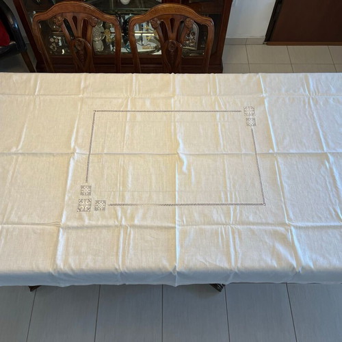 Tablecloth used 166x132cm