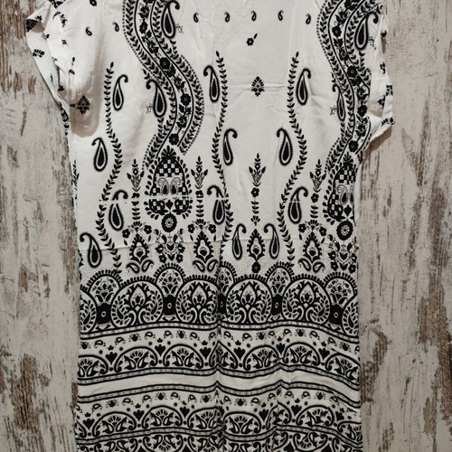 Caftan white with black pattern like new, sizes M L