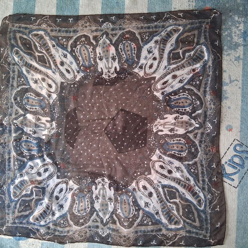 Vintage scarf like new in brown and beige shades
