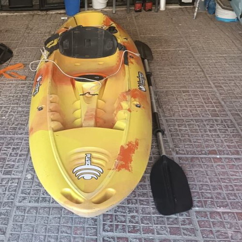 Tootega Pulse 95 Kayak like new with paddle and seat