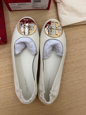 Tory Burch Claire leather ballet flats like new, size 36.5, ivory