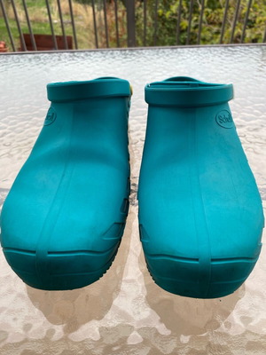 Scholl orthopedic clogs used