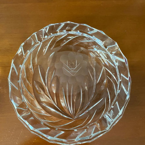 Bohemian crystal ashtrays new, round carved design