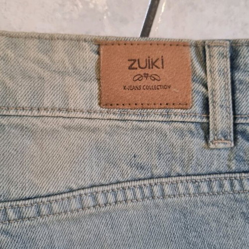 Zuiki denim shorts with rips, size 40, like new, blue