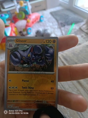 Pokemon Gliscor (PAR 092) like new, Paradox Rift Rare Holo