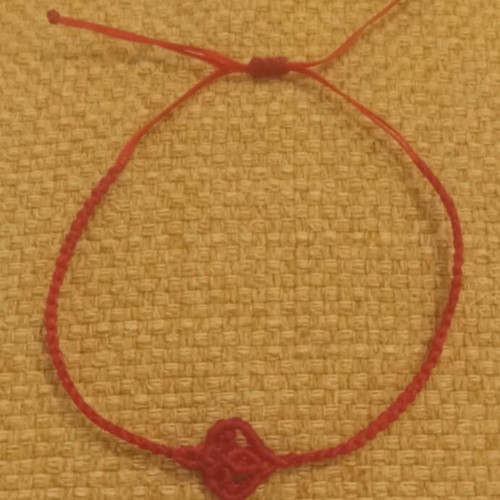 Macrame bracelet new, red with adjustable motif