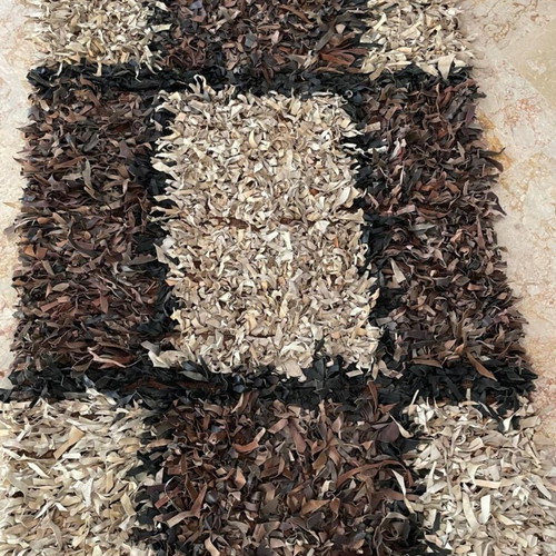 Leather rug 200x140 like new with leather fringes