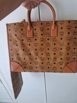 MCM Munchen Tote in Visetos like new, brown, with dust bag