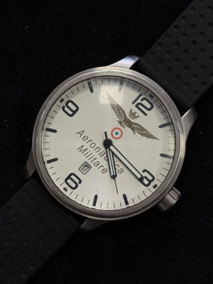 Massive men's watch Aeronautica Militare used with design and silicone strap