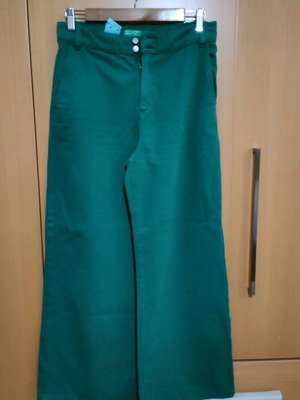 Τζην United Colours of Benetton πράσινο σαν καινούργιο, μέγεθος M