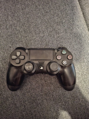PlayStation 4 Pro 500GB SSD μεταχειρισμένο με πακέτο 4 παιχνίδια