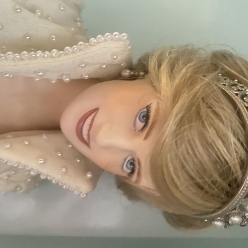 Dianna Collectible Doll like new with original outfit and certificate