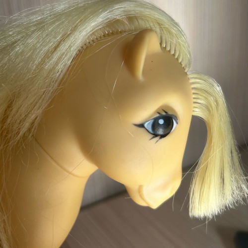El Greco Lemonitsa Pony used, yellow toy