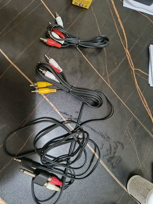 Καλώδια RCA και RCA σε καρφί και jack σαν καινούργια