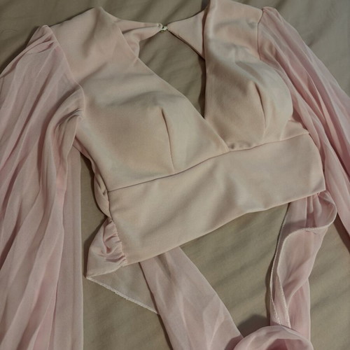 Decoro crop top pink, like new, backless with built-in cups