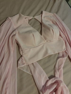 Decoro crop top pink, like new, backless with built-in cups