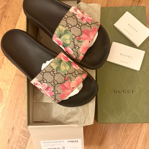 Gucci GG Blooms Supreme floral slide sandals used, size 37, black and pink