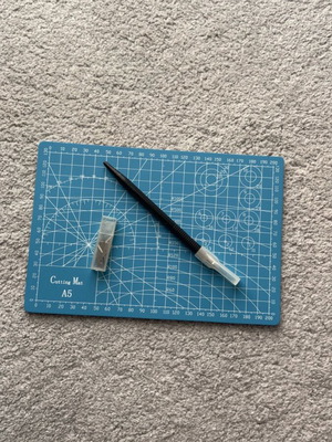 Cutting mat A5 like new with knife and spare blades