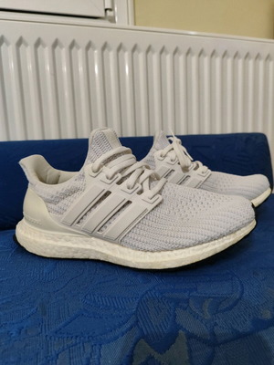 Adidas Ultraboost αθλητικά νούμερο 40 σαν καινούργια, άσπρα