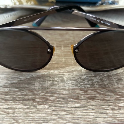 Glasses with unique design, like new, barely used