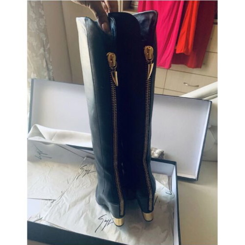 Giuseppe Zanotti leather boots size 40 like new, black and gold
