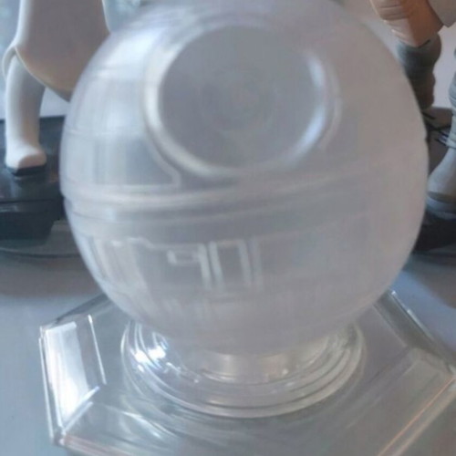 Disney Infinity figures Luke Skywalker and Princess Leia with playset like new