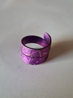 Unisex ring used, purple faux, diameter 20-21 mm