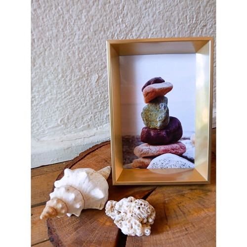 Decorative photo frame with 10x15cm printed picture