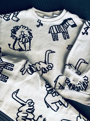 Zara tracksuit used unisex 4 years wide fit