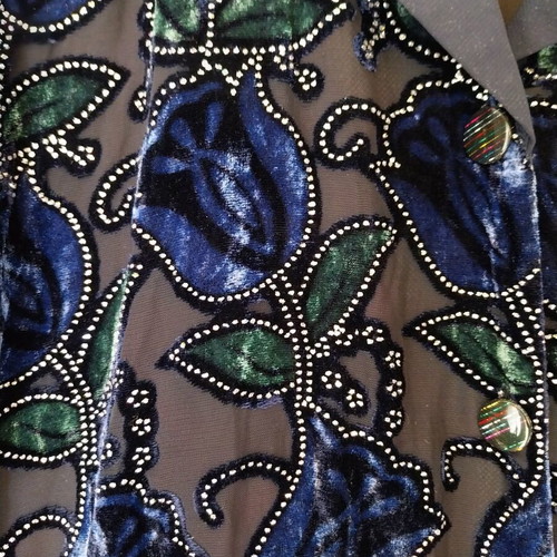 Jhuangariong women's elegant shirt N58 like new with embroidery and velvet
