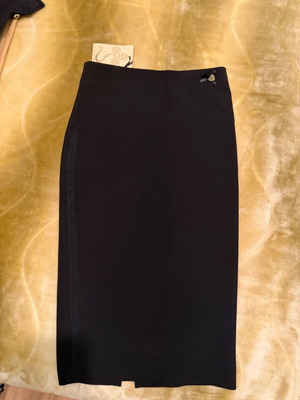 Φούστα Lynne καινούργια, μαύρη, μέγεθος S / 36 / 8