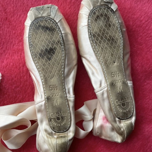 Ballet shoes pointes used size 5.5 beige