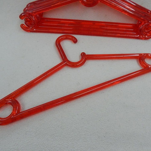 Plastic hangers pack of 5 red transparent like new