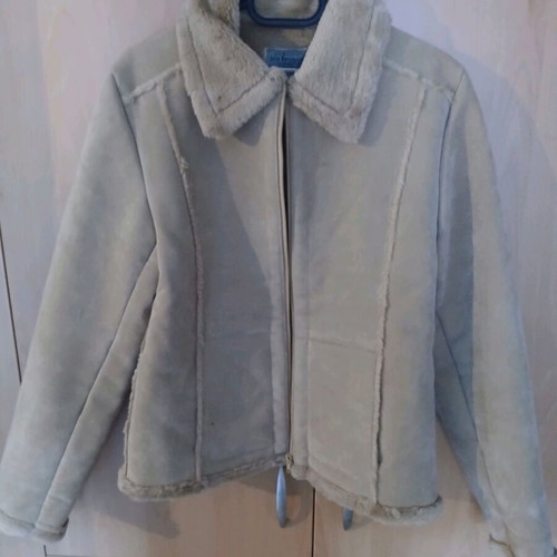 Aviator jacket Julia Bergovich like new, beige mouton with synthetic fur collar