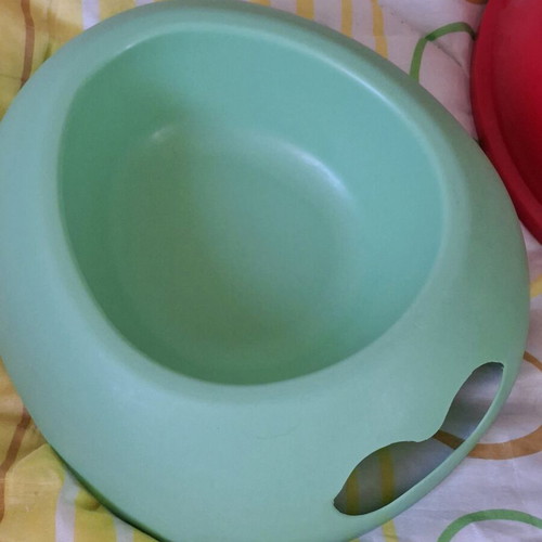 Plastic dog food bowls used, pack of 3 pieces
